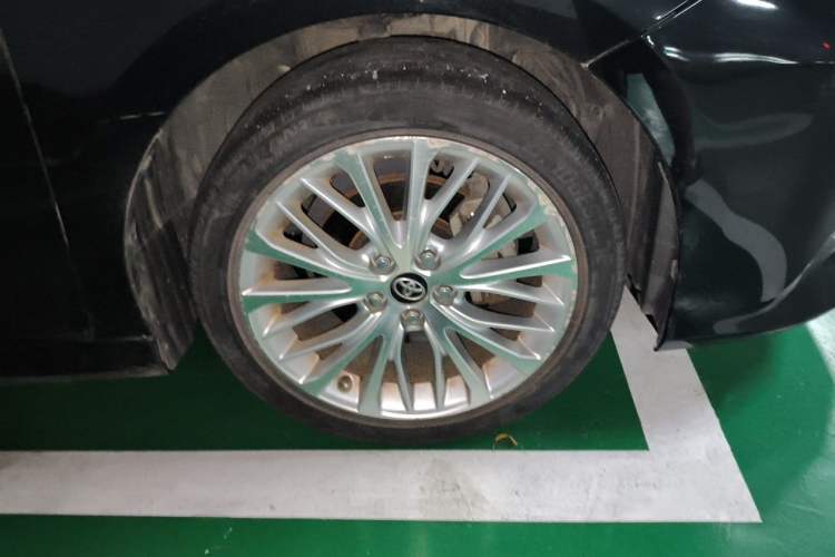 Used Toyota Camry 2018 2.5G Luxury Edition Right Front Wheel Hub