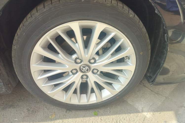 Used Toyota Camry 2018 2.5G Luxury Edition Right Front Wheel Hub