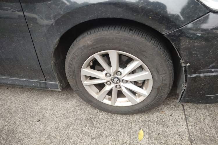Used Toyota Camry 2018 2.0E Elite Edition Right Front Wheel Hub