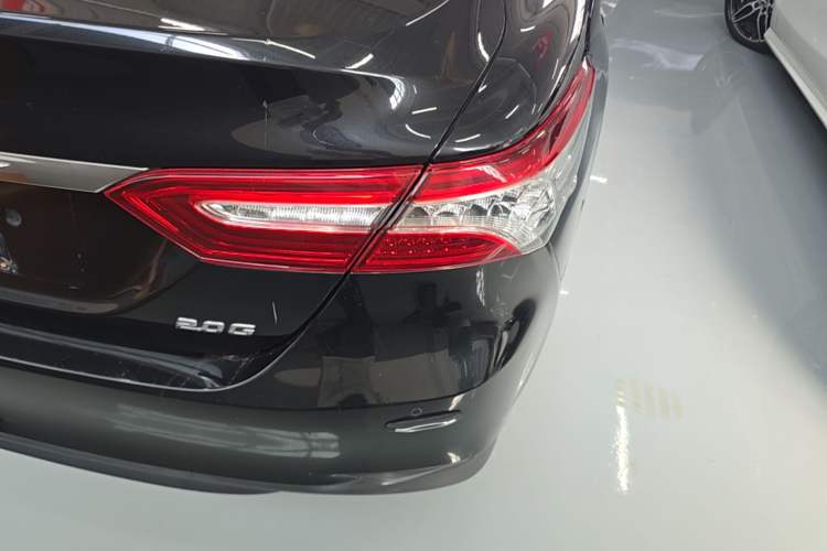 Used Toyota Camry 2018 2.0G Luxury Edition Right Rear Taillight