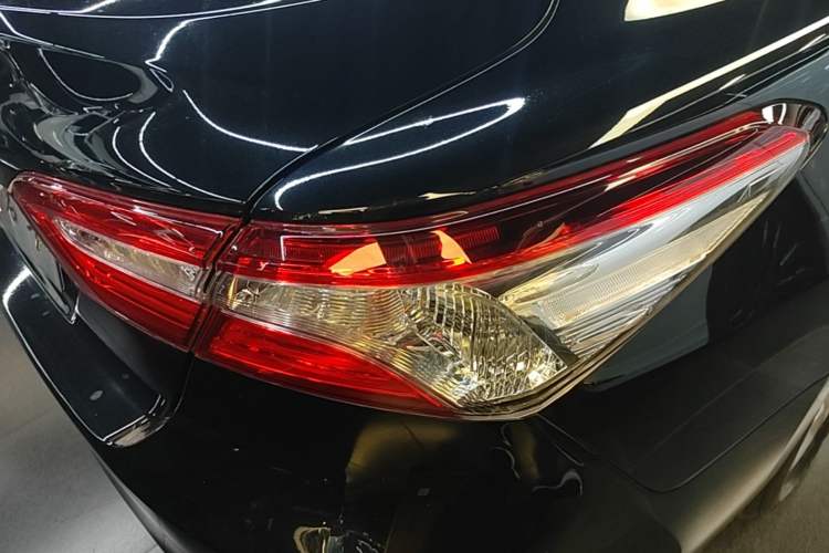Used Toyota Camry 2018 2.0E Leading Edition Right Rear Taillight