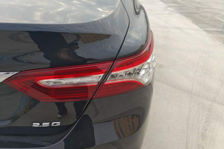 Used Toyota Camry 2018 2.5G Luxury Edition Right Rear Taillight