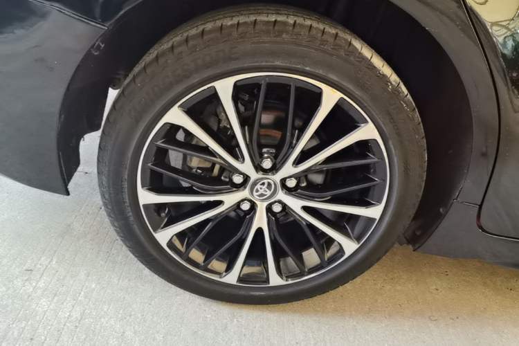 Used Toyota Camry 2018 2.0S FENGSHANG Edition Right Rear Wheel Hub