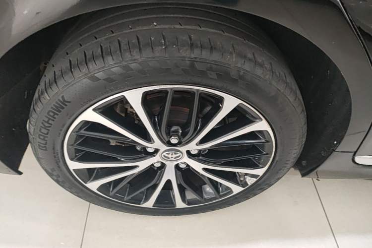 Used Toyota Camry 2018 2.0S FENGSHANG Edition Right Rear Wheel Hub