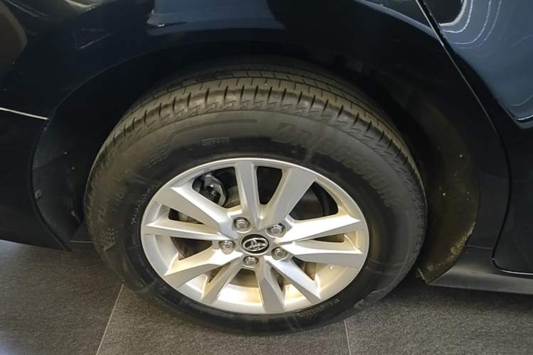Used Toyota Camry 2018 2.0E Leading Edition Right Rear Wheel Hub