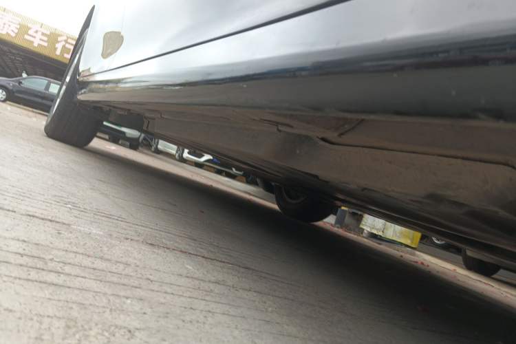 Used Toyota Camry 2018 2.0E Elite Edition Right Side Sill