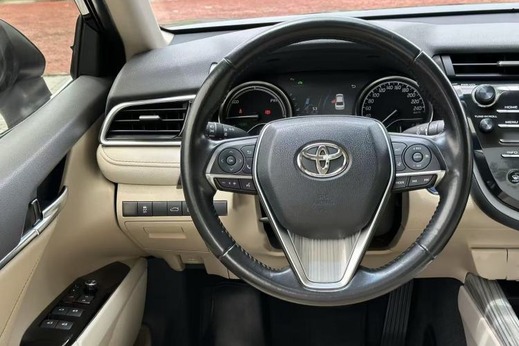 Used Toyota Camry 2018 Dual-Engine 2.5 HG Luxury Edition Steering Wheel