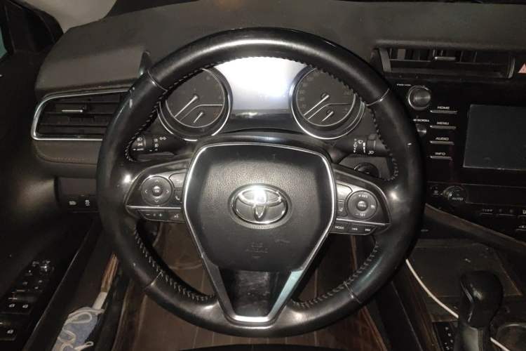 Used Toyota Camry 2018 2.0G Luxury Edition Steering Wheel