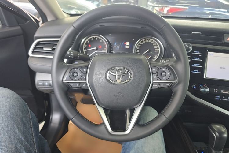 Used Toyota Camry 2018 2.0G Luxury Edition Steering Wheel