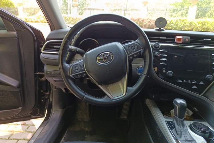 Used Toyota Camry 2018 Dual-Engine 2.5 HG Luxury Edition Steering Wheel