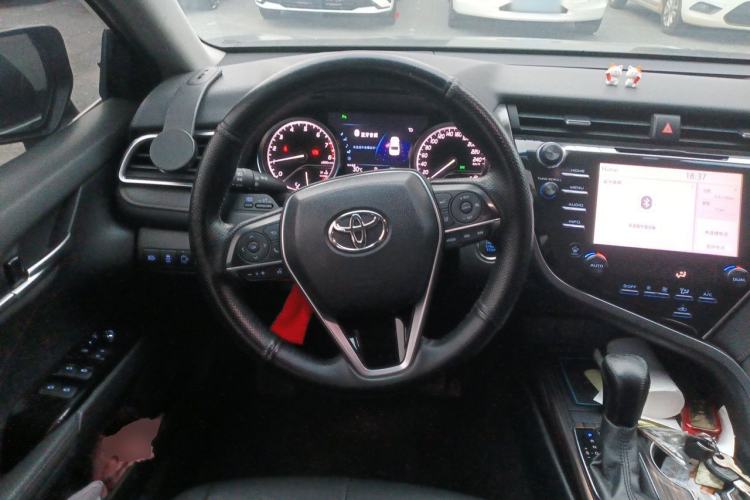 Used Toyota Camry 2018 2.5G Luxury Edition Steering Wheel