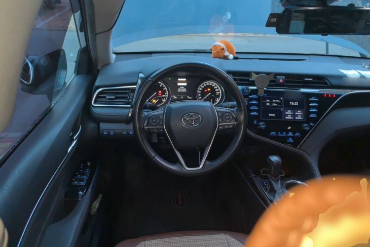 Used Toyota Camry 2018 2.5G Luxury Edition Steering Wheel