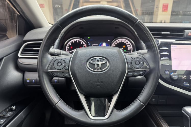 Used Toyota Camry 2018 2.5G Luxury Edition Steering Wheel