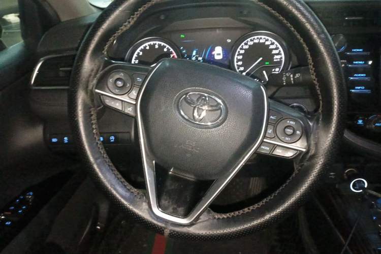 Used Toyota Camry 2018 2.0G Luxury Edition Steering Wheel