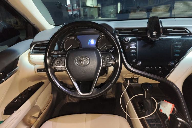 Used Toyota Camry 2018 2.5G Luxury Edition Steering Wheel