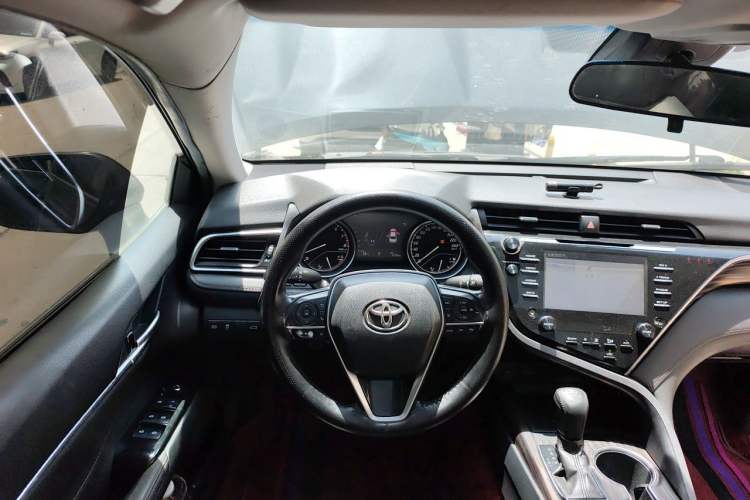 Used Toyota Camry 2018 2.5G Luxury Edition Steering Wheel