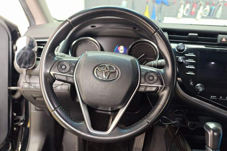 Used Toyota Camry 2018 2.5G Luxury Edition Steering Wheel