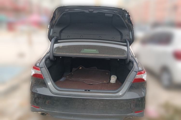 Used Toyota Camry 2018 2.5G Luxury Edition Trunk