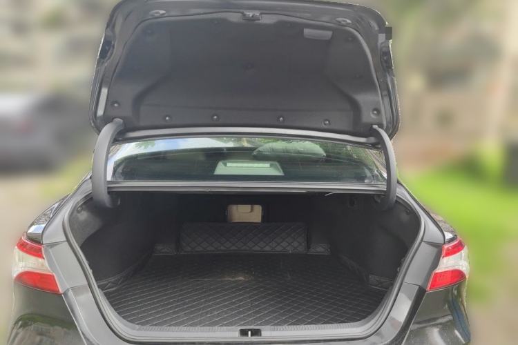 Used Toyota Camry 2018 2.0E Elite Edition Trunk