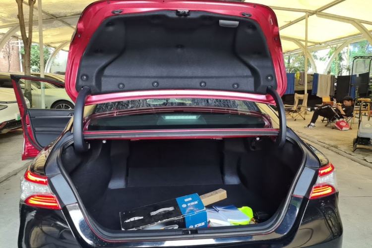 Used Toyota Camry 2018 2.0S FENGSHANG Edition Trunk