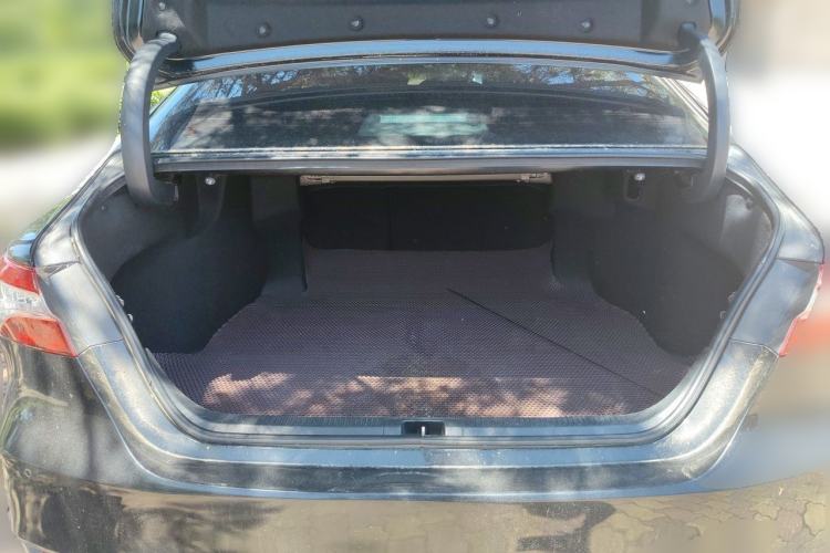 Used Toyota Camry 2018 2.0G Luxury Edition Trunk