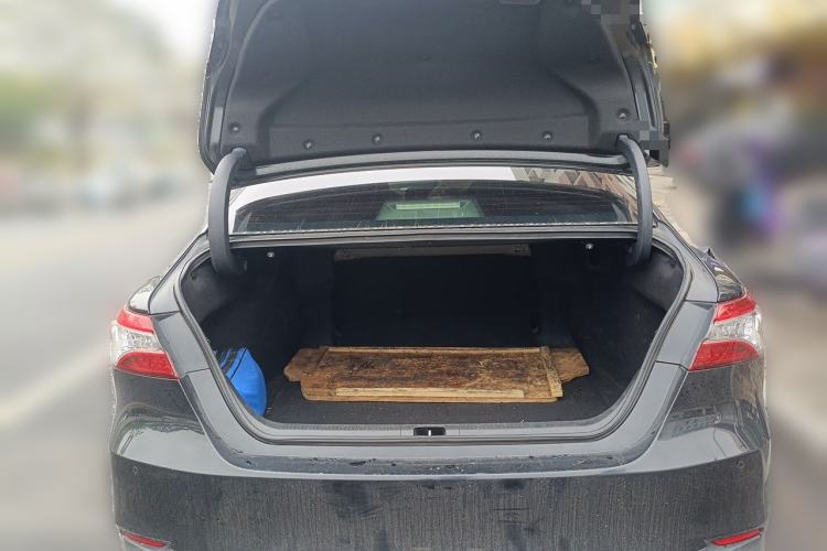 Used Toyota Camry 2018 2.0G Luxury Edition Trunk