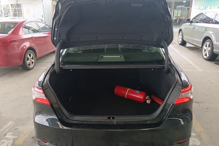 Used Toyota Camry 2018 2.0G Luxury Edition Trunk