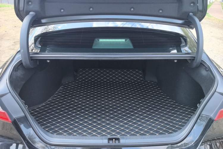 Used Toyota Camry 2018 Dual-Engine 2.5 HG Luxury Edition Trunk