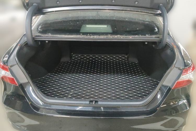 Used Toyota Camry 2018 2.5G Luxury Edition Trunk