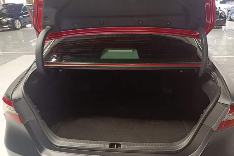 Used Toyota Camry 2018 2.5S Fēngshàng Edition Trunk