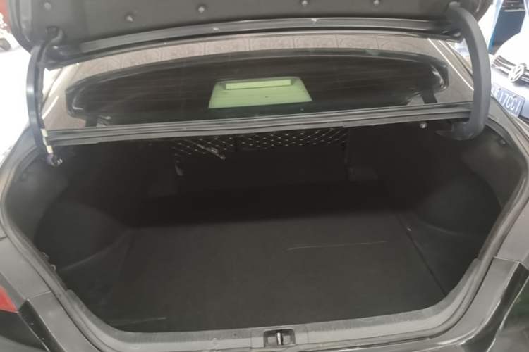 Used Toyota Camry 2018 2.5G Luxury Edition Trunk