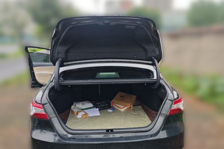 Used Toyota Camry 2018 2.0G Luxury Edition Trunk