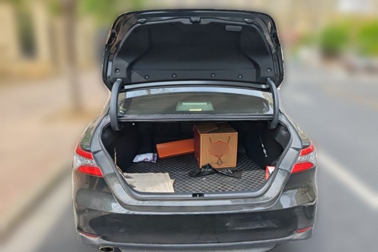 Used Toyota Camry 2018 Dual-Engine 2.5 HG Luxury Edition Trunk