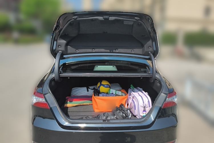 Used Toyota Camry 2018 Dual-Engine 2.5 HG Luxury Edition Trunk
