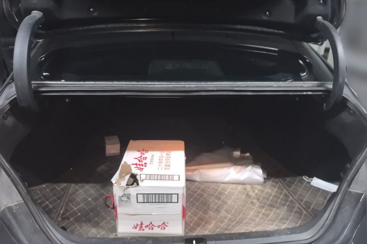 Used Toyota Camry 2018 2.0G Luxury Edition Trunk