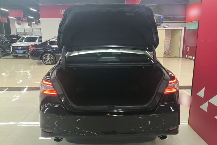 Used Toyota Camry 2018 2.0G Luxury Edition Trunk