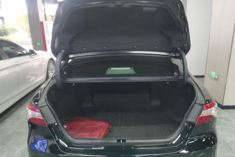 Used Toyota Camry 2018 2.5G Luxury Edition Trunk