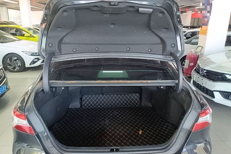 Used Toyota Camry 2018 2.5G Luxury Edition Trunk