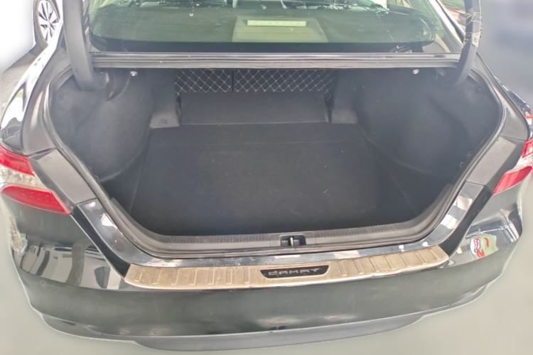 Used Toyota Camry 2018 2.0G Luxury Edition Trunk