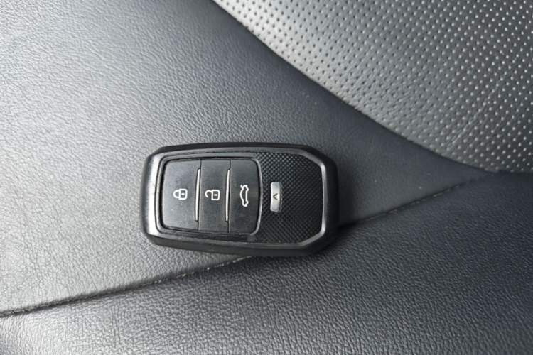 Used Toyota Camry 2018 2.5G Luxury Edition Vehicle Key