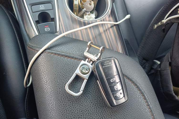Used Toyota Camry 2018 2.0G Luxury Edition Vehicle Key