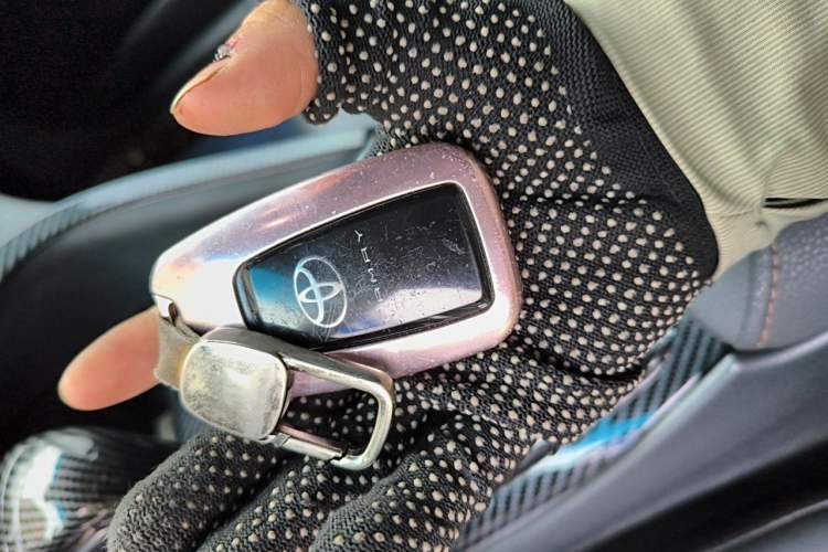 Used Toyota Camry 2018 2.0G Luxury Edition Vehicle Key