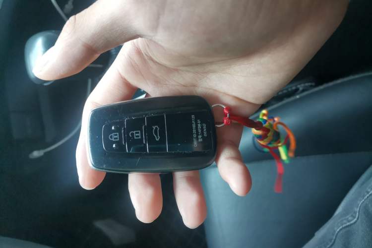 Used Toyota Camry 2018 2.5G Luxury Edition Vehicle Key