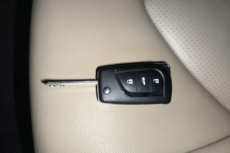 Used Toyota Camry 2018 2.0E Elite Edition Vehicle Key