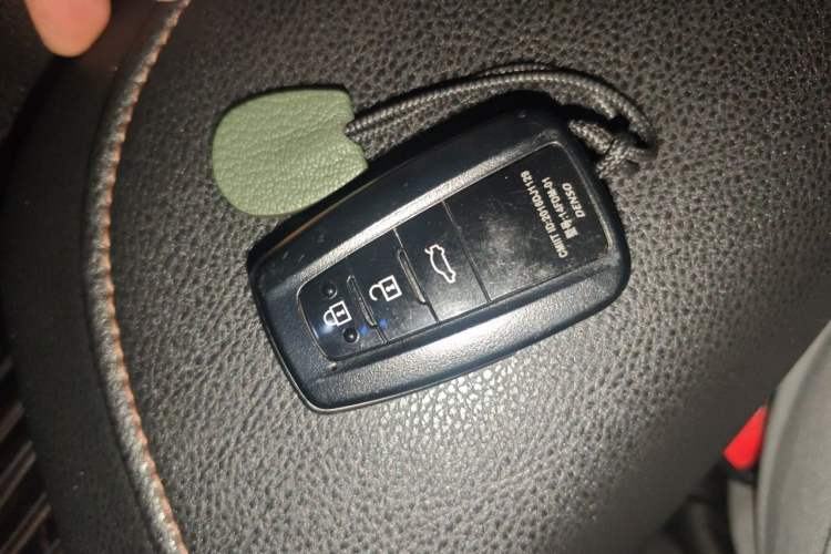 Used Toyota Camry 2018 2.5G Luxury Edition Vehicle Key