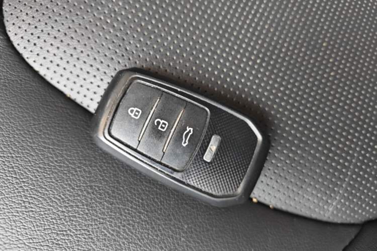 Used Toyota Camry 2018 2.5G Luxury Edition Vehicle Key