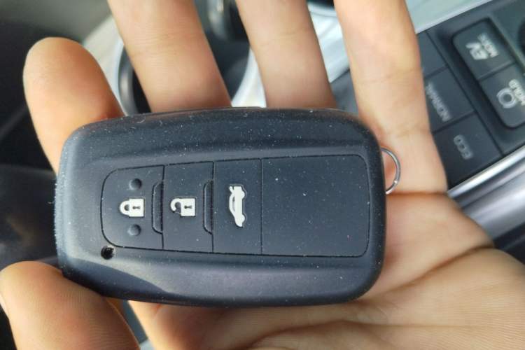 Used Toyota Camry 2018 Dual-Engine 2.5HQ Flagship Edition Vehicle Key