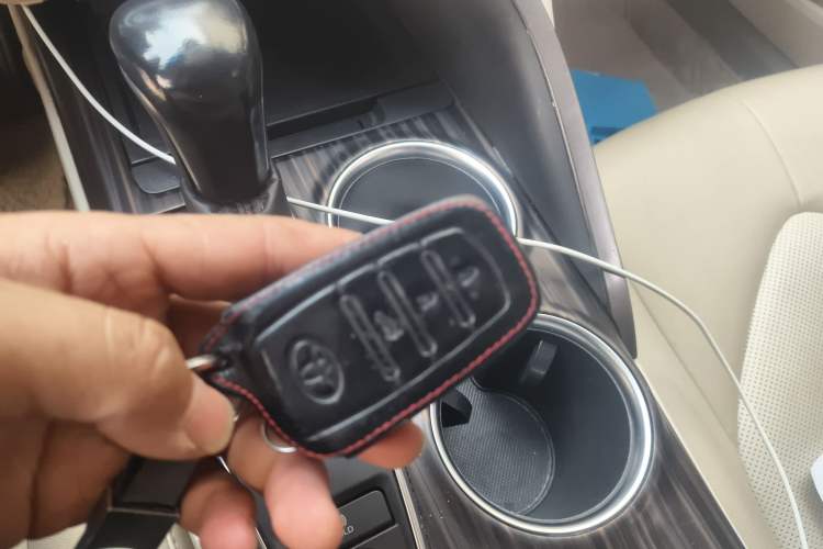 Used Toyota Camry 2018 2.0G Luxury Edition Vehicle Key