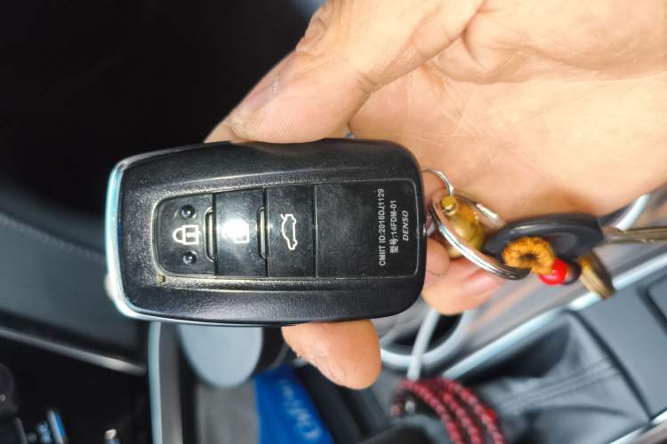 Used Toyota Camry 2018 2.0G Luxury Edition Vehicle Key