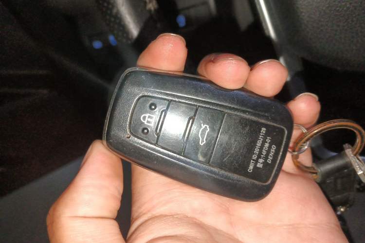 Used Toyota Camry 2018 2.0G Luxury Edition Vehicle Key